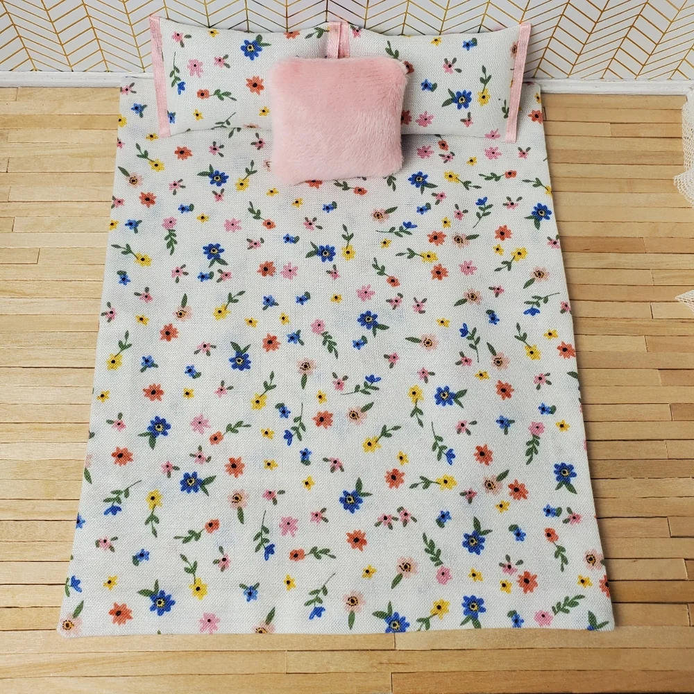 Miniature Dollhouse Ditsy Floral Bedding Set Pink 1:12 Scale